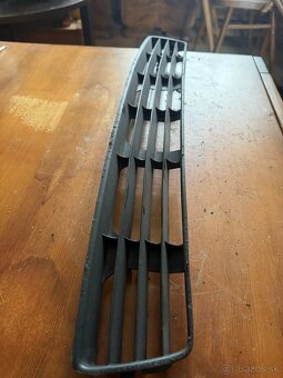 Audi A4 / S4 B5 (8D) – spodná predná mriežka do nárazníka - 2