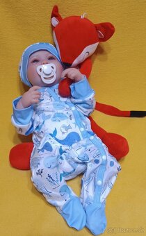 Realistická bábika usmievavý Maxík - 2