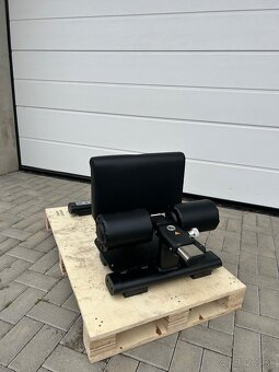Stojan na drepy - sissy squat - 2