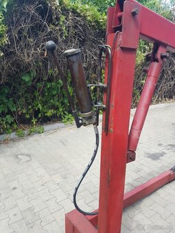 Zdvihak na motory - 2