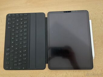 Predám iPad Air M1 so Smart Keyboard Folio a Apple Pencil - 2