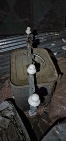 4 vodicove stlpove konzoly s izolatormi - 2