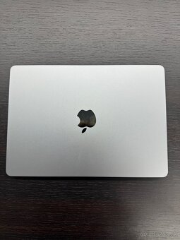 MacBook Air 13,6″ M2 (Model A2681) – 8 GB/256 GB, strieborný - 2