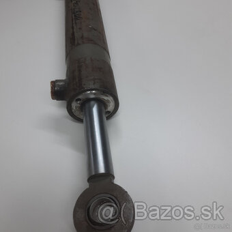 Hydraulický válec,piest UNC - 2