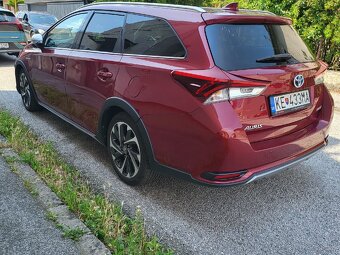 Toyota Auris 1.8 VVT-i Hybrid - 2
