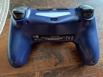 Ovládač PS4 - 2
