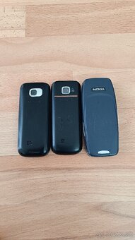 Nokia 3330 prípadne C2 + 2700c - 2