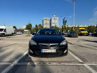 Opel Astra Sports Tourer - 2