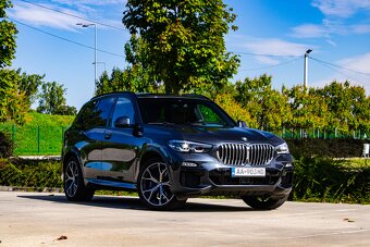 BMW X5 xDrive45e 290kW / TOP STAV / HarmanKardon / FULL LED - 2