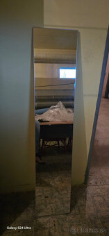 VEŠIAKOVÁ STENA SO ZRKADLOM A BOTNIKOM - 2