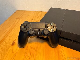 Predám Playstation 4 500GB + Controller - 2