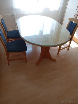 Masívny stôl a 3 stoličky - 2
