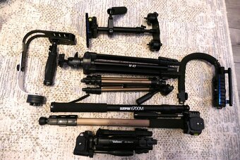 Panasonc DC-G90   Olympus OM-D E-M10 Mark II - 2