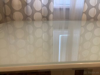 Predám jedálenský stôl - 2