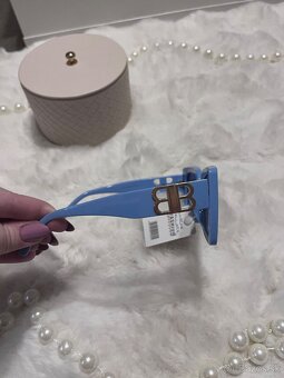 Modré slnečné okuliare - 2