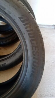 255/50R20 - 2