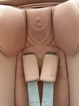Autosedacka Cybex platinum Cloud T + - 2