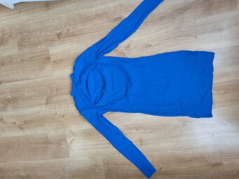 Nove saty s prestrihom v dekolte - 2