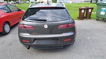 Alfa Romeo 159 1.9 JTDm 88 kW – poškodený motor - 2
