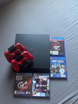 Playstation 4 Pro, 1TB - 2