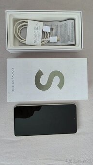 Samsung Galaxy S21 FE - 2