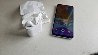 Samsung Galaxy M13 + slúchadlá - 2