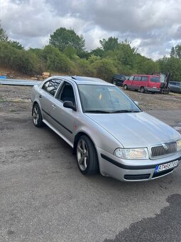 225/40 R18 - 2