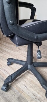 Kancelárska stolička - 2