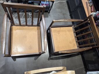 Kreslá na renováciu - 2