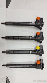 Vstrekovače 04L130277D - 2