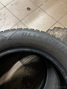 205/60R16 - 2