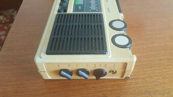 Retro radio RFT clock - 2