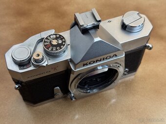 Konica Autoreflex T - 2