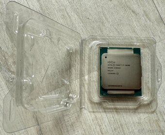 Intel® Core™ i7-5820K v 100% stave - 2