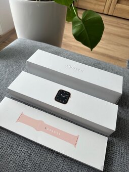 Apple Watch Series 5 Rose gold - 2