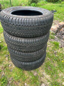 Michellin Agilis 51 - 215/65/R16C - 2