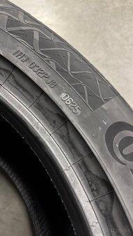 Continental PremiumContact 7 215/55 R17 94V - 2