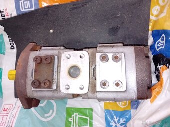 ECKERLE HYDRAULICKÉ ZUBOVÉ ČERPADLO
- 2