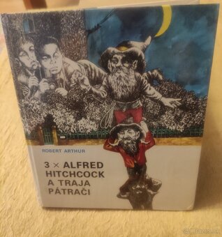3XAlfred Hitchcock a traja pátrači. Mlade leta 1982 - 2