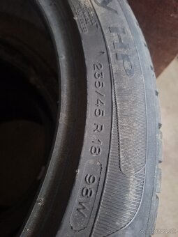R18 235/45 michelin - 2