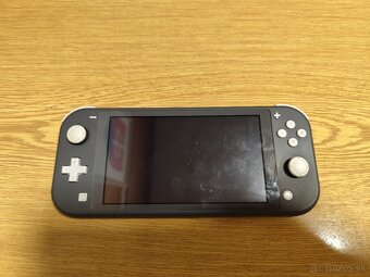 Predám Nintendo switch Lite s puzdrom - 2
