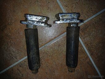 Predám zadné stupacky predvojnova cz 175, 250 sport - 2