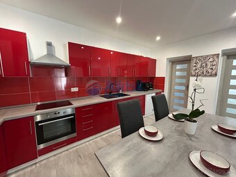 Nádherný kompletne zrekonštruovaný rodinný dom s garážou, ba - 2