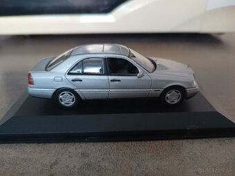 1:43 Mercedes Benz - 2