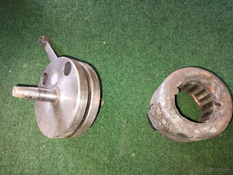 Jawa 550:mnoho dielov,plechy,svetlo,diely motor. - 2