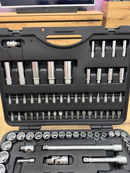 Predam uplne novu golasadu FORCE - 2