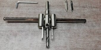 Nastaviteľný vykružovák - 2