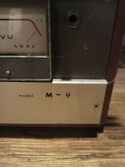 Akai m-9 - 2
