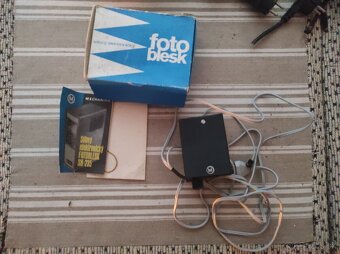 Predám starý fotoblesk sb235 - 2