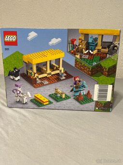 Lego minecraft koňská stajňa - 2
